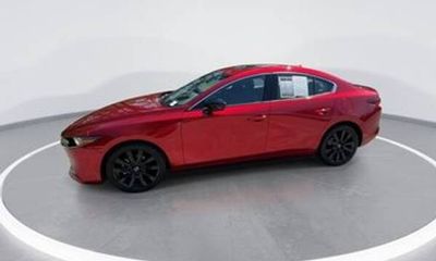 2023 Mazda MAZDA3 Premium Plus Package