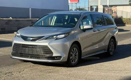 2021 Toyota Sienna LE