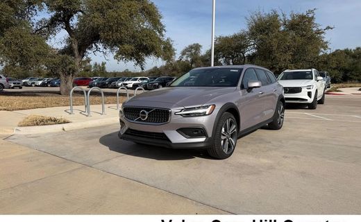 2026 Volvo V60CC Plus