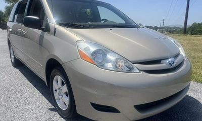 2010 Toyota Sienna LE