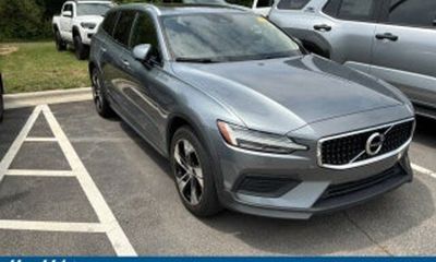 2020 Volvo V60CC Momentum