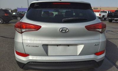 2017 Hyundai Tucson SE Popular Equipment