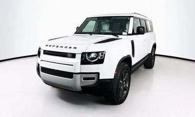 2025 Land Rover Defender 130 S