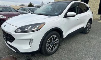 2020 Ford Escape SEL
