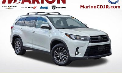 2019 Toyota Highlander SE XLE