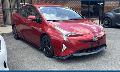 2017 Toyota Prius TWO ECO Three