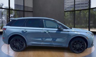 2024 Lincoln Corsair Standard