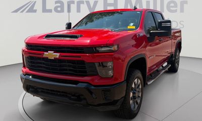 2024 Chevrolet Silverado HD Custom