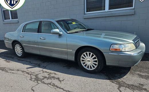 2004 Lincoln Town CAR