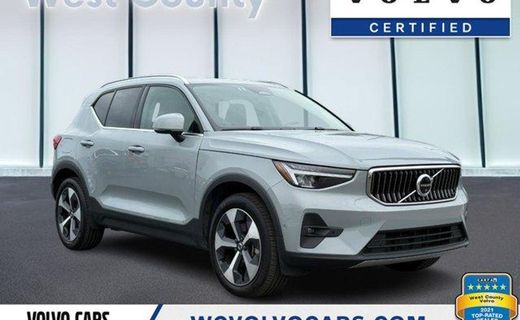2025 Volvo XC40 Plus Bright