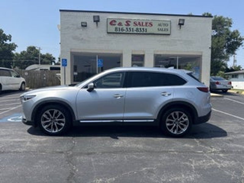 2017 Mazda CX-9 — a typically priced live listing