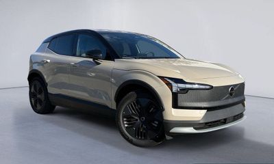 2026 Volvo EX30 CC Ultra