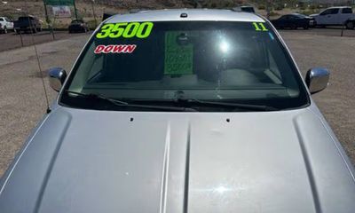 2011 Chrysler Town AND Country Touring L