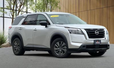 2023 Nissan Pathfinder S