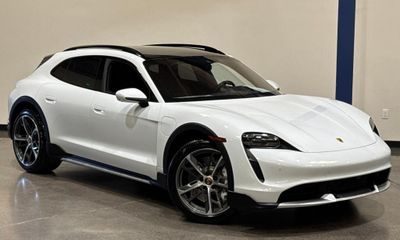 2023 Porsche Taycan Turbo S Cross