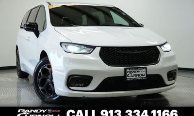 2024 Chrysler Pacifica Select