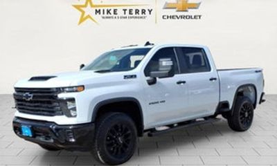 2026 Chevrolet Silverado HD Custom