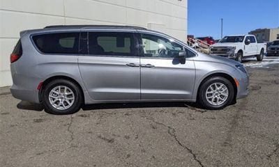 2021 Chrysler Voyager LXI
