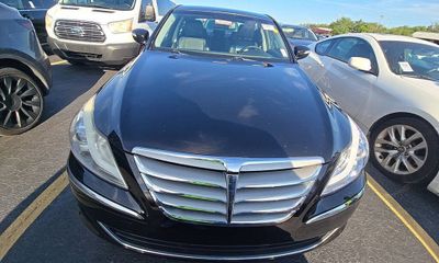 2012 Hyundai Genesis GLS