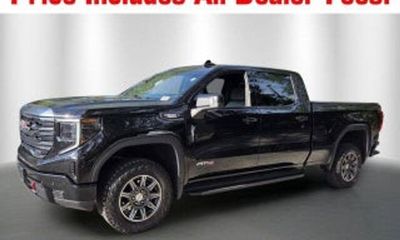 2024 GMC Sierra AT4