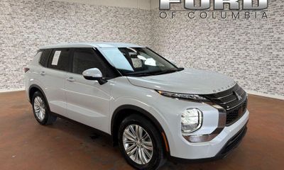 2023 Mitsubishi Outlander ES