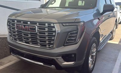 2025 GMC Yukon XL Denali