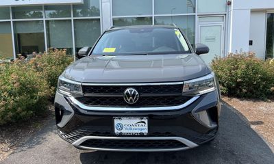 2023 Volkswagen Taos 4Motion SE W