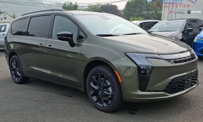 2027 Chrysler Pacifica Limited