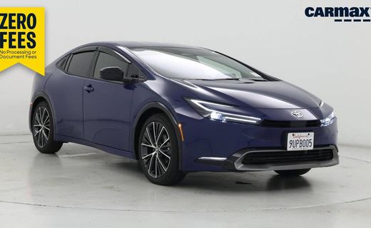 2025 Toyota Prius LE