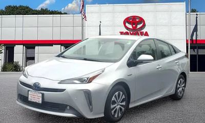 2019 Toyota Prius LE XLE