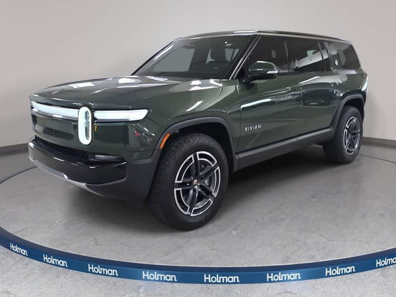 2026 Rivian R1S — a typically priced live listing