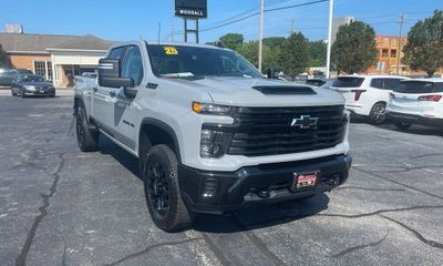 2025 Chevrolet Silverado HD Custom
