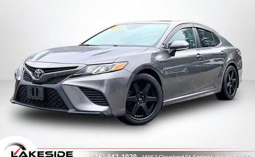 2020 Toyota Camry SE