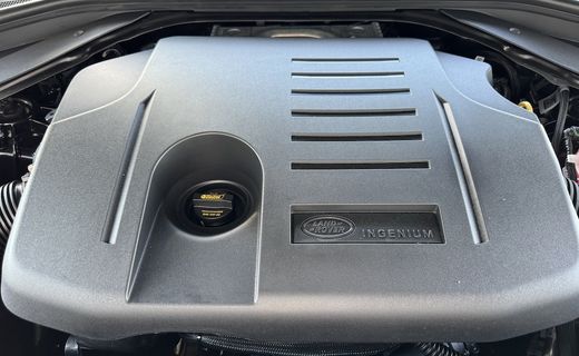 2026 Land Rover Range SE