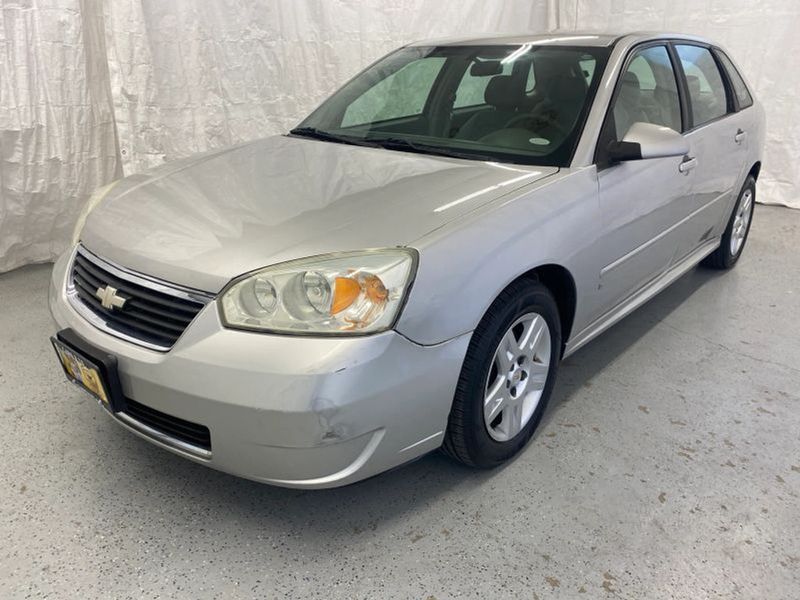 2007 Chevrolet Malibu — a typically priced live listing