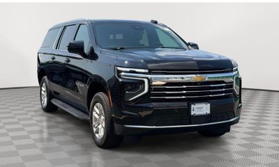 2025 Chevrolet Suburban LT