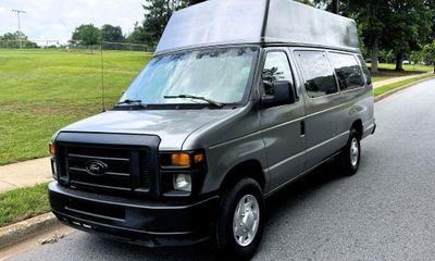 2010 Ford E-350 E 350 XL