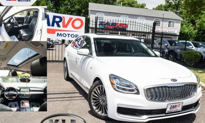 2019 Kia K900 Luxury Trim