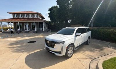 2023 Cadillac Escalade ESV Premium Luxury