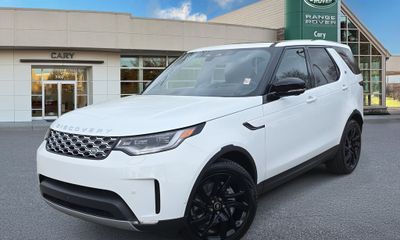 2025 Land Rover Discovery P300 S