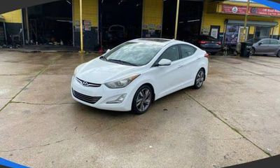 2014 Hyundai Elantra GLS Middle