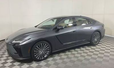 2026 Lexus ES 350E Premium