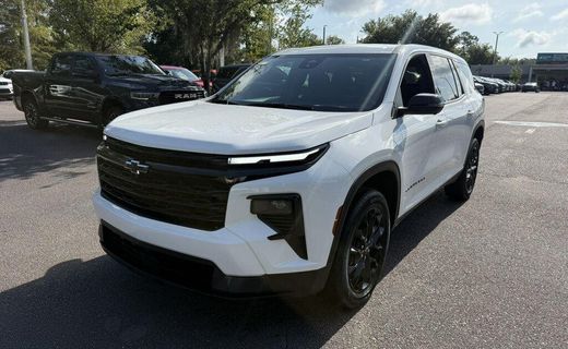 2024 Chevrolet Traverse LS