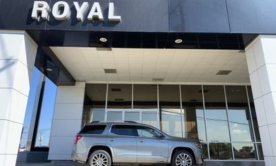2023 GMC Acadia Denali