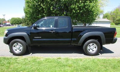 2013 Toyota Tacoma Delux