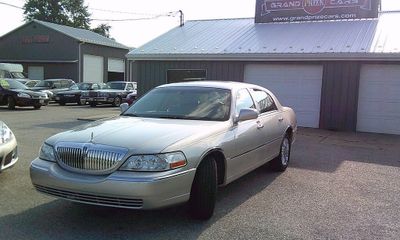 2007 Lincoln Town CAR Signature Limited
