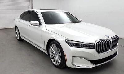2021 BMW 740I