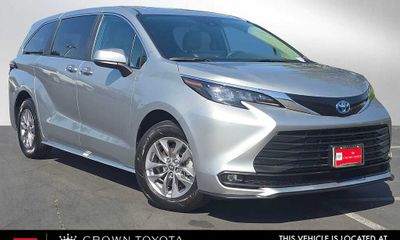 2025 Toyota Sienna XLE