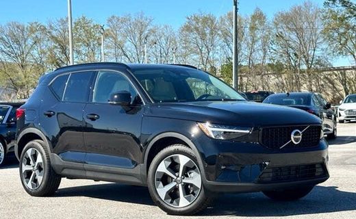2026 Volvo XC40 Plus Dark