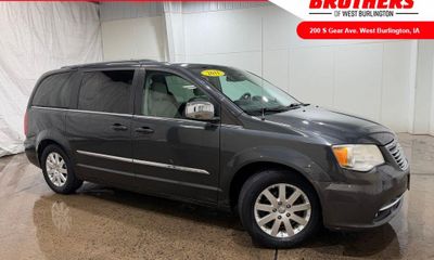 2011 Chrysler Town AND Country Touring L